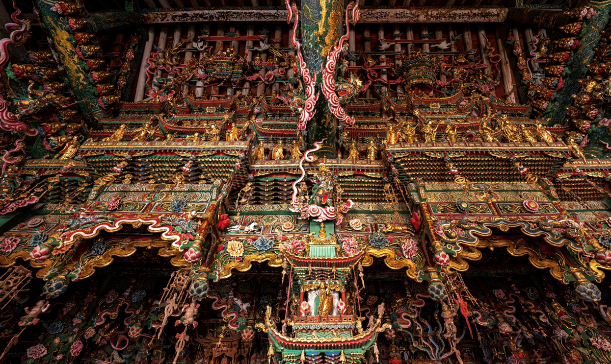 Xiao Xitian suspended sculptures